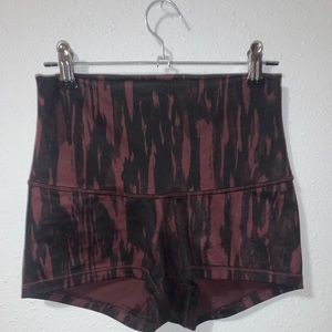 Lululemon Boogie Short (Roll Down) Size 4